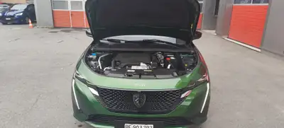 Peugeot 308 1.2 PureTech GT — Élégance verte, 75000 km, équipement premium — Miniature 20