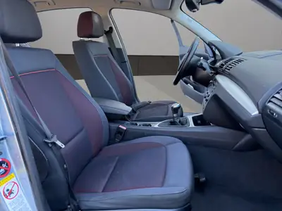 BMW 116i — Compacte urbaine fiable, entretien suivi, sans sinistre — Thumbnail 17