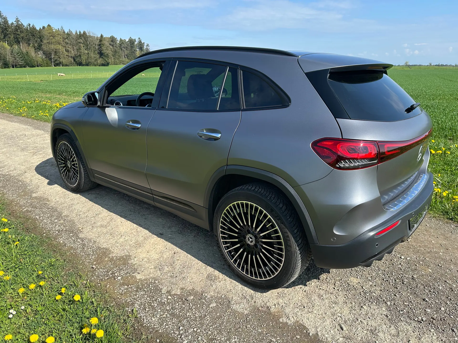 Mercedes-Benz EQA 350 AMG Line 4Matic — SUV électrique performant, première main, 49 500 km