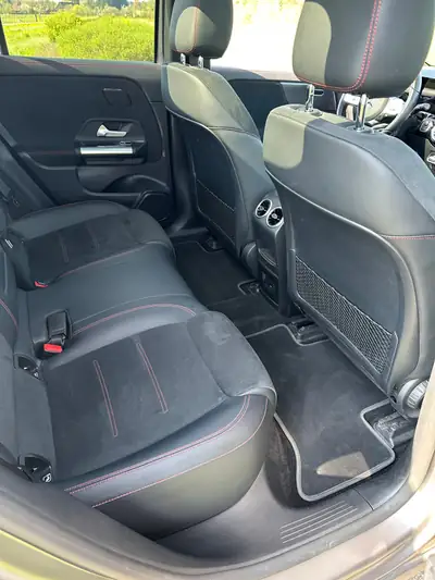 Mercedes-Benz EQA 350 AMG Line 4Matic — SUV électrique performant, première main, 49 500 km — Miniature 11