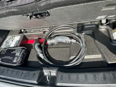 Mercedes-Benz EQA 350 AMG Line 4Matic — SUV électrique performant, première main, 49 500 km — Miniature 10