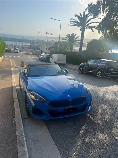 BMW Z4 M40i Steptronic — Roadster sportif 340 ch, très peu kilométré — fianco