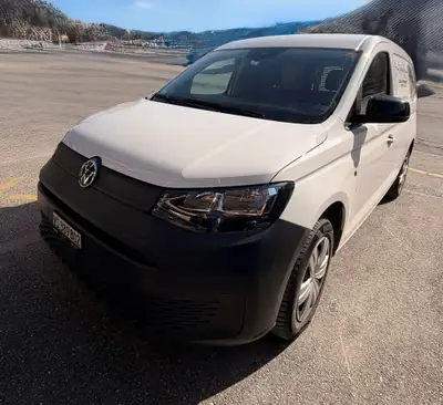 VW Caddy Cargo 1.5 TSI — Utilitaire compact performant, très peu kilométré — interior