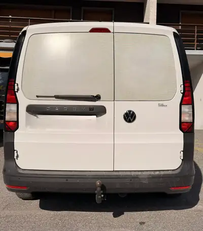 VW Caddy Cargo 1.5 TSI — Utilitaire compact performant, très peu kilométré — dashboard