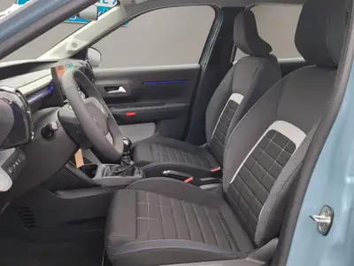 Citroën C3 1.2 Turbo Plus — Citadine pétillante, motorisation dynamique et design bleu métallisé — Detail