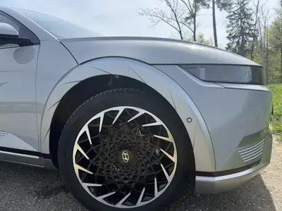 Hyundai Ioniq 5 77 kWh — Électrique haute performance, 16 500 km seulement — Thumbnail 8