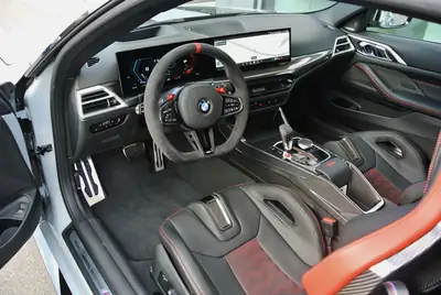 BMW M4 CS Coupé 2026 — Performance extrême, 551 ch et finitions carbone — Thumbnail 13