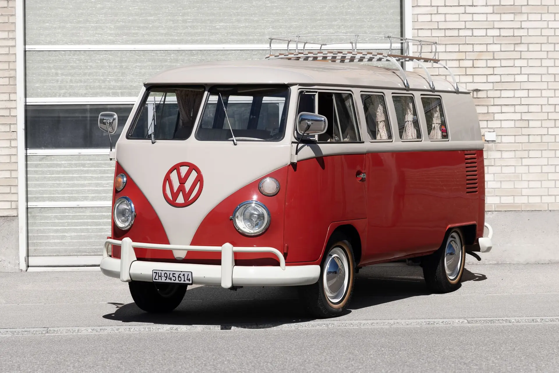 VW T1 Bus Camping Ausbau 1963 — Légendaire Combi aménagé, 50'350 km authentiques — vista esterna