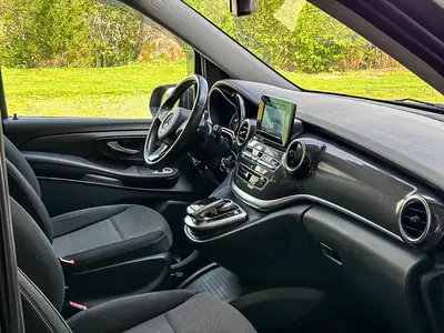 Mercedes-Benz V 220 d Trend — Monospace 7 places, moteur efficace et entretien anticipé — détail