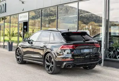 Audi RSQ8 quattro Full Carbone — SUV haute performance, 600 ch, première main — rear view