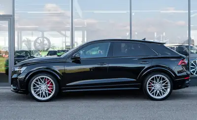 Audi RSQ8 quattro Full Carbone — SUV haute performance, 600 ch, première main — detail