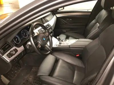 BMW 535d Touring xDrive — Break diesel puissant, 54 000 km, Luxury Line — intérieur