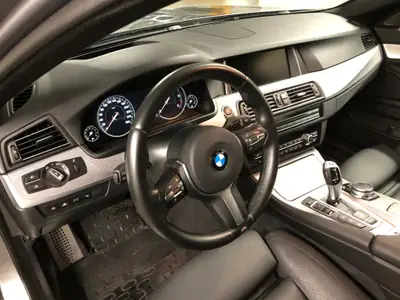 BMW 535d Touring xDrive — Break diesel puissant, 54 000 km, Luxury Line — tableau de bord