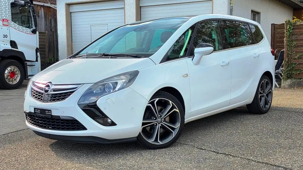 Opel Zafira Tourer 2.0 CDTi — Monospace 7 places, diesel automatique, équipement premium