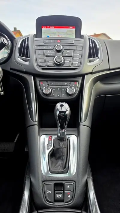Opel Zafira Tourer 2.0 CDTi — Monospace 7 places, diesel automatique, équipement premium — Miniature 16