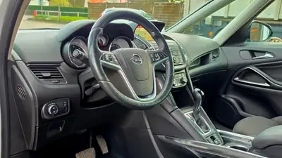 Opel Zafira Tourer 2.0 CDTi — Monospace 7 places, diesel automatique, équipement premium — Miniature 17