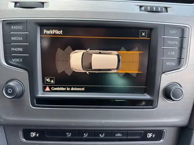 VW Golf 1.6 TDI Comfortline 4Motion — Diesel robuste, transmission intégrale, sans accident — Miniature 16