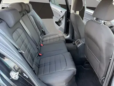 VW Golf 1.6 TDI Comfortline 4Motion — Diesel robuste, transmission intégrale, sans accident — Miniature 18