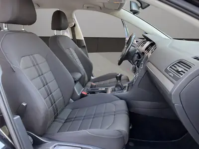 VW Golf 1.6 TDI Comfortline 4Motion — Diesel robuste, transmission intégrale, sans accident — Miniature 17