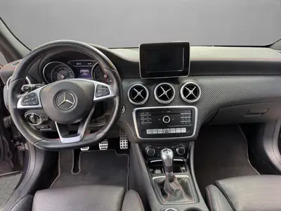 Mercedes-Benz A 180 AMG Line — Compacte sportive, entretien complet, sans sinistre — Thumbnail 14