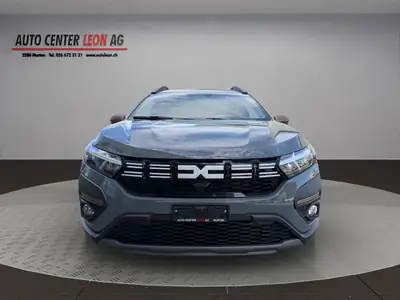 Dacia Jogger HEV 140 Extreme+ — Monospace hybride 7 places, consommation ultramodérée — exterior view