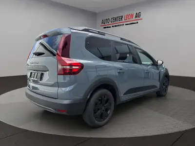 Dacia Jogger HEV 140 Extreme+ — Monospace hybride 7 places, consommation ultramodérée — detail