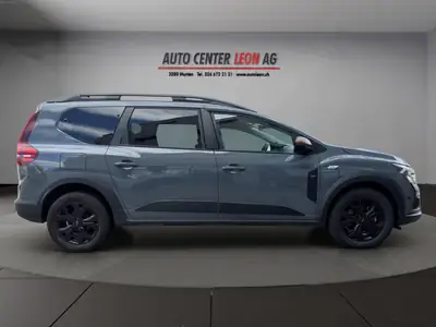 Dacia Jogger HEV 140 Extreme+ — Monospace hybride 7 places, consommation ultramodérée — Thumbnail 7