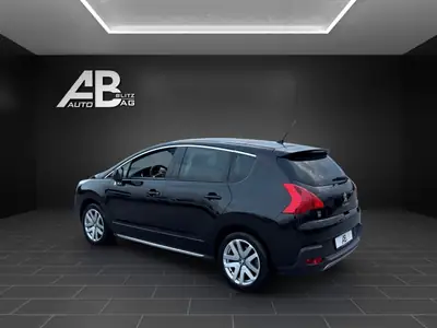 Peugeot 3008 Hybrid4 2.0 HDi — SUV hybride diesel performant, service récent — rear view