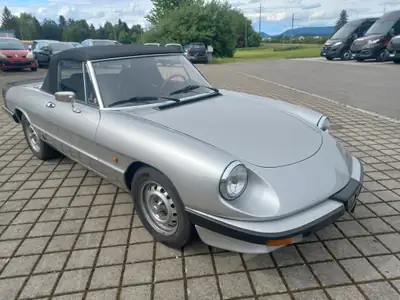 Alfa Romeo Spider 2.0 Veloce 1984 — Cabriolet de légende, statut vétéran — vista posteriore