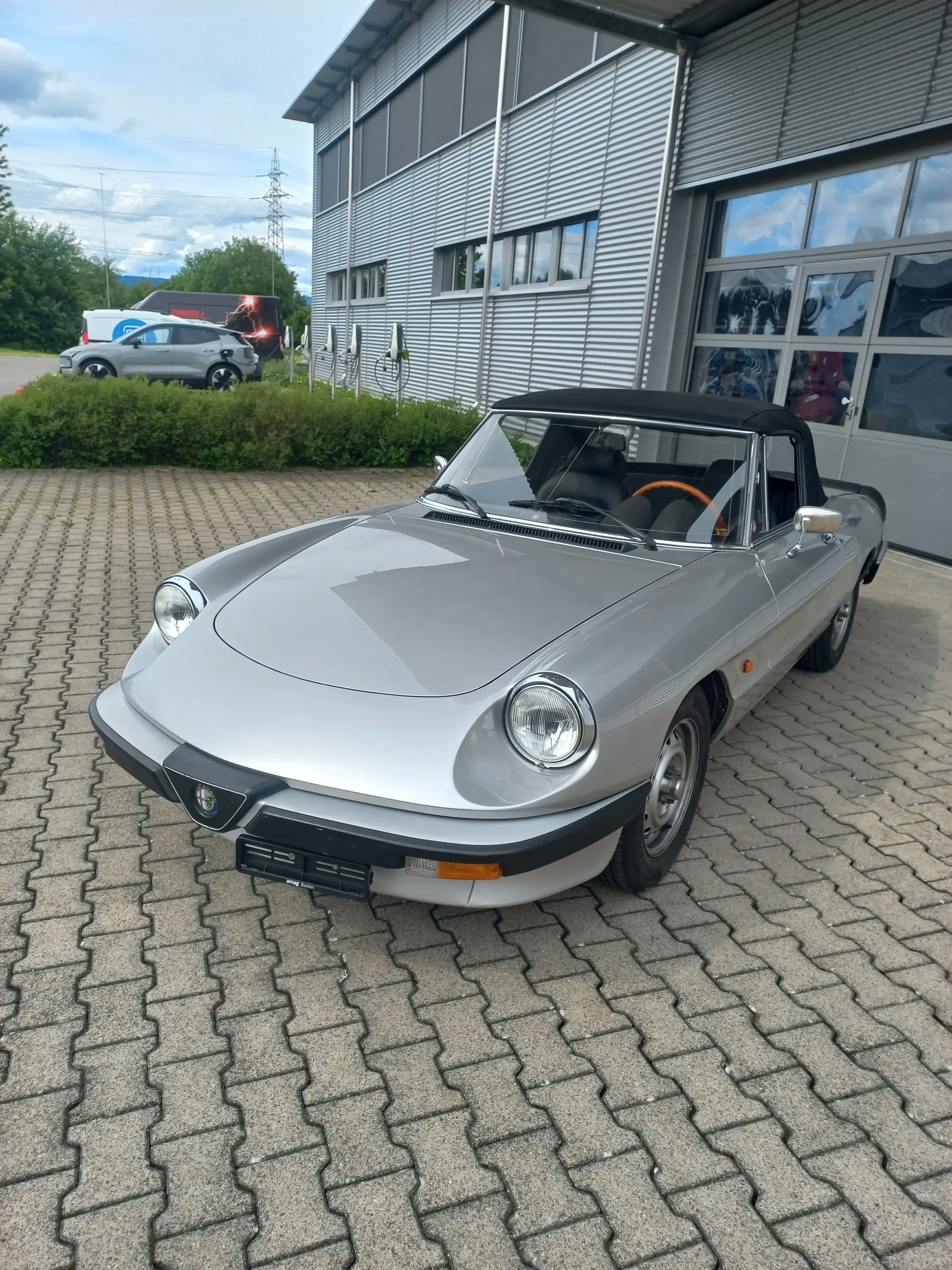 Alfa Romeo Spider 2.0 Veloce 1984 — Cabriolet de légende, statut vétéran