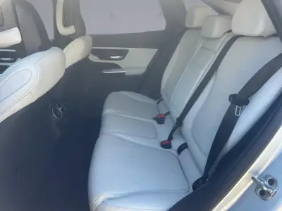 Mercedes-Benz GLC 300 e EQ Star AMG Line — Hybride rechargeable 313 ch, 20 km au compteur — Miniature 9