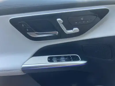 Mercedes-Benz GLC 300 e EQ Star AMG Line — Hybride rechargeable 313 ch, 20 km au compteur — Miniature 14