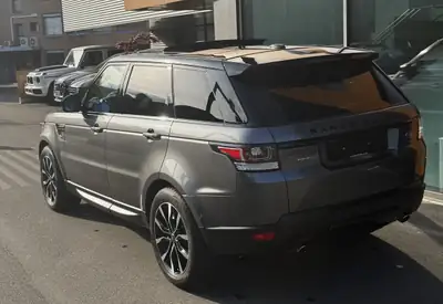 Range Rover Sport 3.0 SDV6 HSE Dynamic — SUV prestige diesel, 292 ch et équipements premium — dashboard
