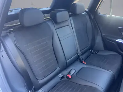 Mercedes-Benz GLC 300 e EQ Star AMG Line — Hybride rechargeable performant, 20 km seulement — Miniature 17