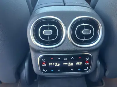 Mercedes-Benz GLC 300 e EQ Star AMG Line — Hybride rechargeable performant, 20 km seulement — Miniature 20