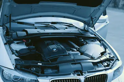 BMW 330i xDrive Touring Steptronic — Break dynamique, 272 ch et transmission automatique — Miniatura 15