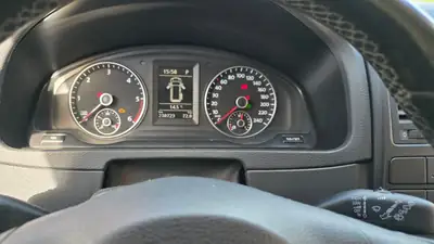 VW T5 Multivan 2.0 TDI TEAM DSG — Monospace 7 places, moteur fiable, transmission automatique — Innenraum