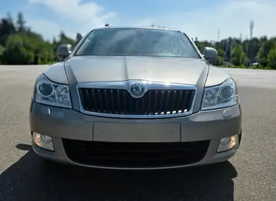 Skoda Octavia 1.8 TSI Laurin & Klement — Berline polyvalente, première main, entretien impeccable — vue extérieure