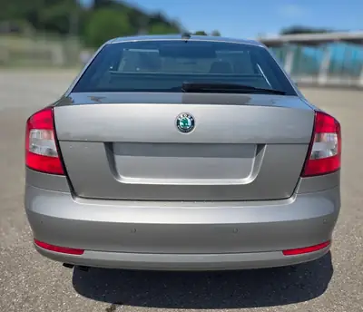 Skoda Octavia 1.8 TSI Laurin & Klement — Berline polyvalente, première main, entretien impeccable — intérieur