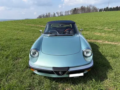 Alfa Romeo Spider 2.0 Veloce — Cabriolet italien légendaire, moteur essence 128 ch — dettaglio