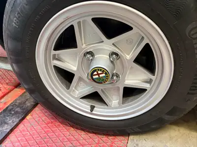 Alfa Romeo Spider 2.0 Veloce — Cabriolet italien légendaire, moteur essence 128 ch — Miniatura 11
