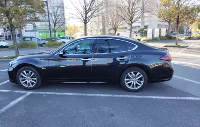 INFINITI Q70 2.2d Premium Executive — Berline de prestige, diesel économe, 205'000 km — vista esterna