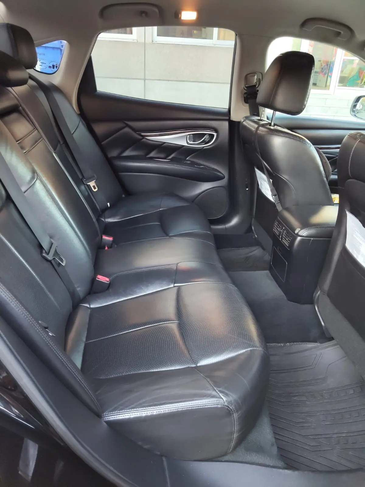 Infiniti Q70 2018 occasion Genève — 4