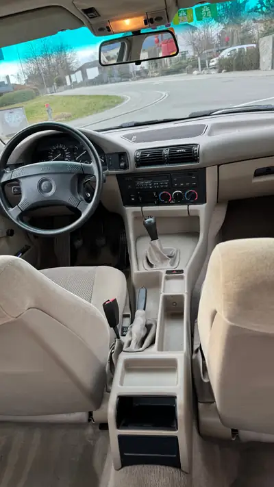BMW 520i E34 — Berline classique de 1992, moteur 2.0L fiable et économique — Miniatur 8
