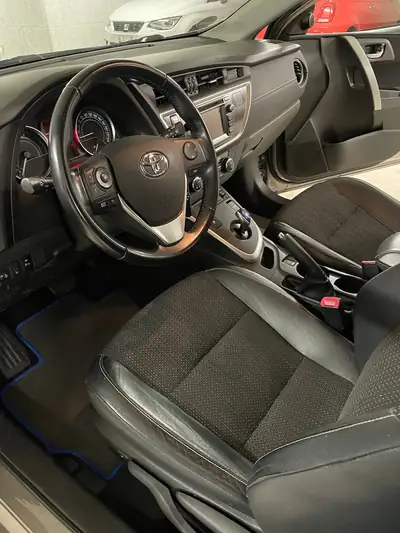 Toyota Auris 1.8 HSD Linea Sol — Berline hybride écologique, entretien frais — Miniature 9