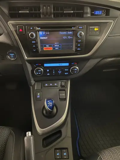 Toyota Auris 1.8 HSD Linea Sol — Berline hybride écologique, entretien frais — Miniature 14