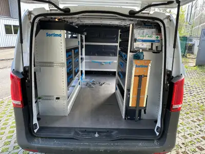 Mercedes-Benz Vito 116 CDI — Utilitaire professionnel, aménagement Sortimo premium inclus — détail