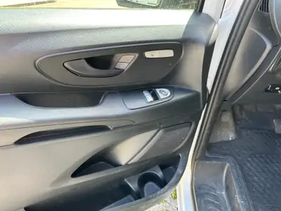 Mercedes-Benz Vito 116 CDI — Utilitaire professionnel, aménagement Sortimo premium inclus — Miniature 8
