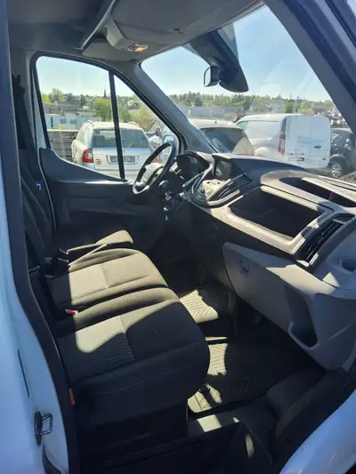 Ford Transit Van 350 L3 — Utilitaire fiable, frais révisé, prêt au travail — détail