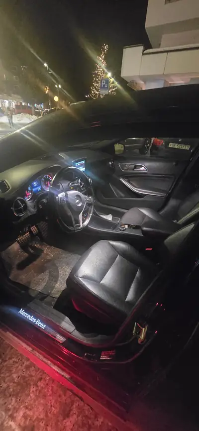 Mercedes-Benz A 250 AMG Line 4Matic — Berline compacte sportive, 4×4 performant — detail